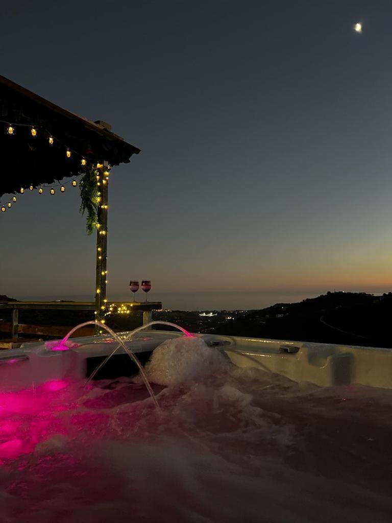 Casa Rural Malaga Monkey Love Con Jacuzzi Iznate Exterior photo