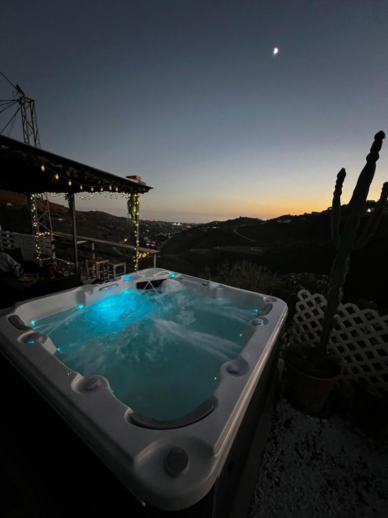 Casa Rural Malaga Monkey Love Con Jacuzzi Iznate Exterior photo